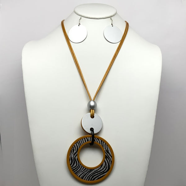 Cord Circle Zebra Necklace