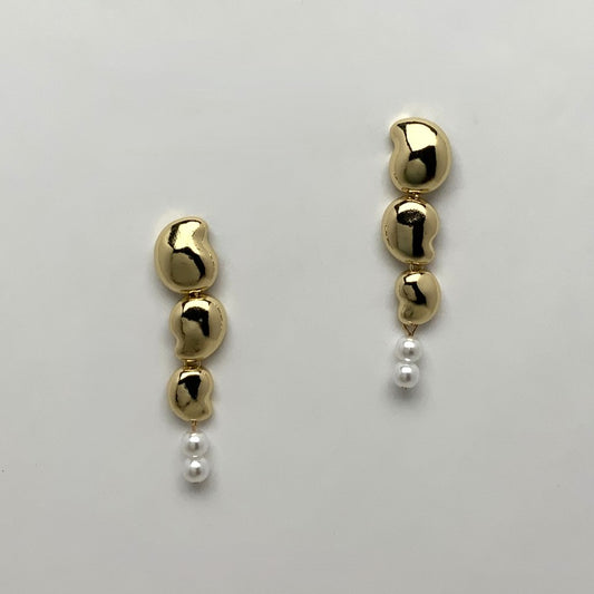 Tiered Dangle w/Pearls Earrings