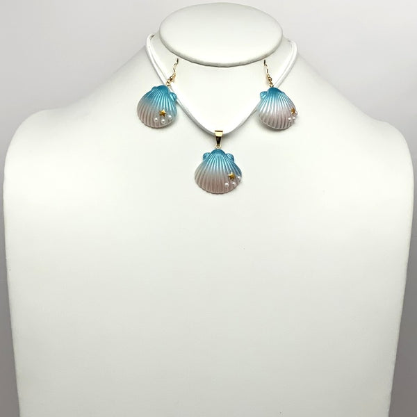 Clam Shell Pendant Velvet Cord Necklace