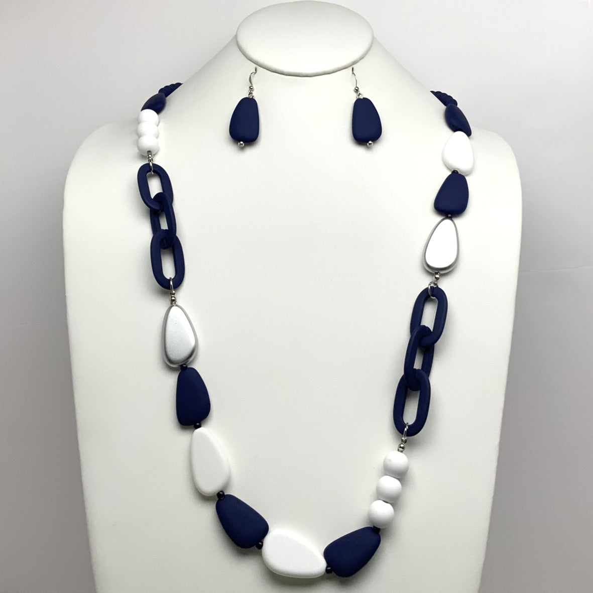 Vintage White and Red beaded Necklace Set