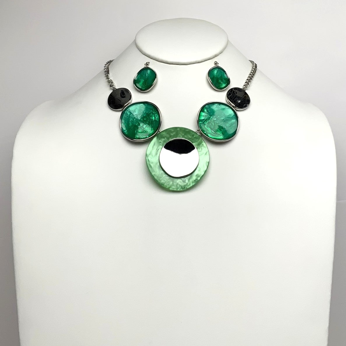 Circle Lucite Necklace Set