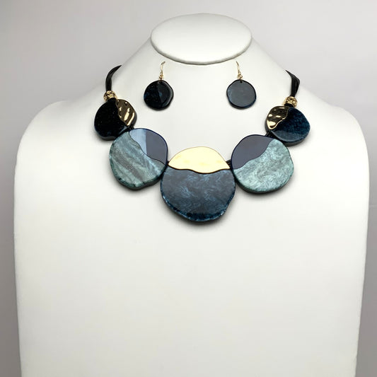 Split Lucite Circle Bib Style Necklace Set