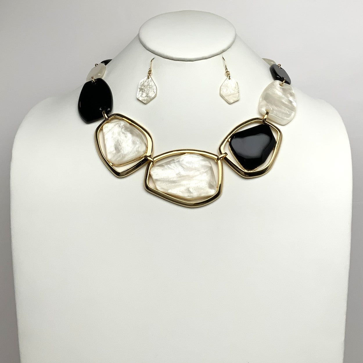 Geometric Stones Necklace