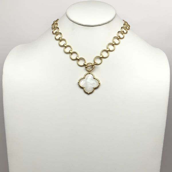 Pearl Pendant Clover Toggle Clasp