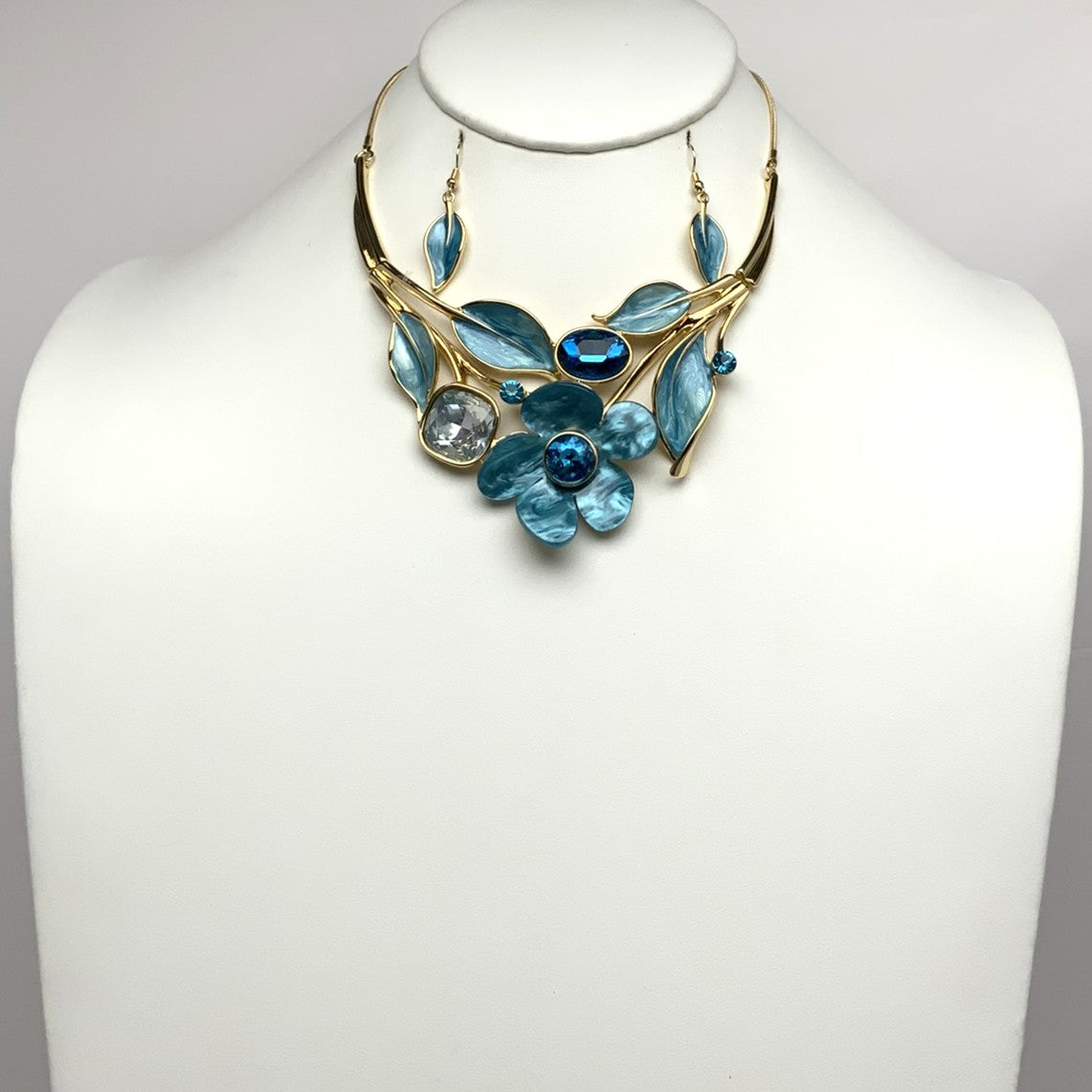 Flower Lucite Necklace