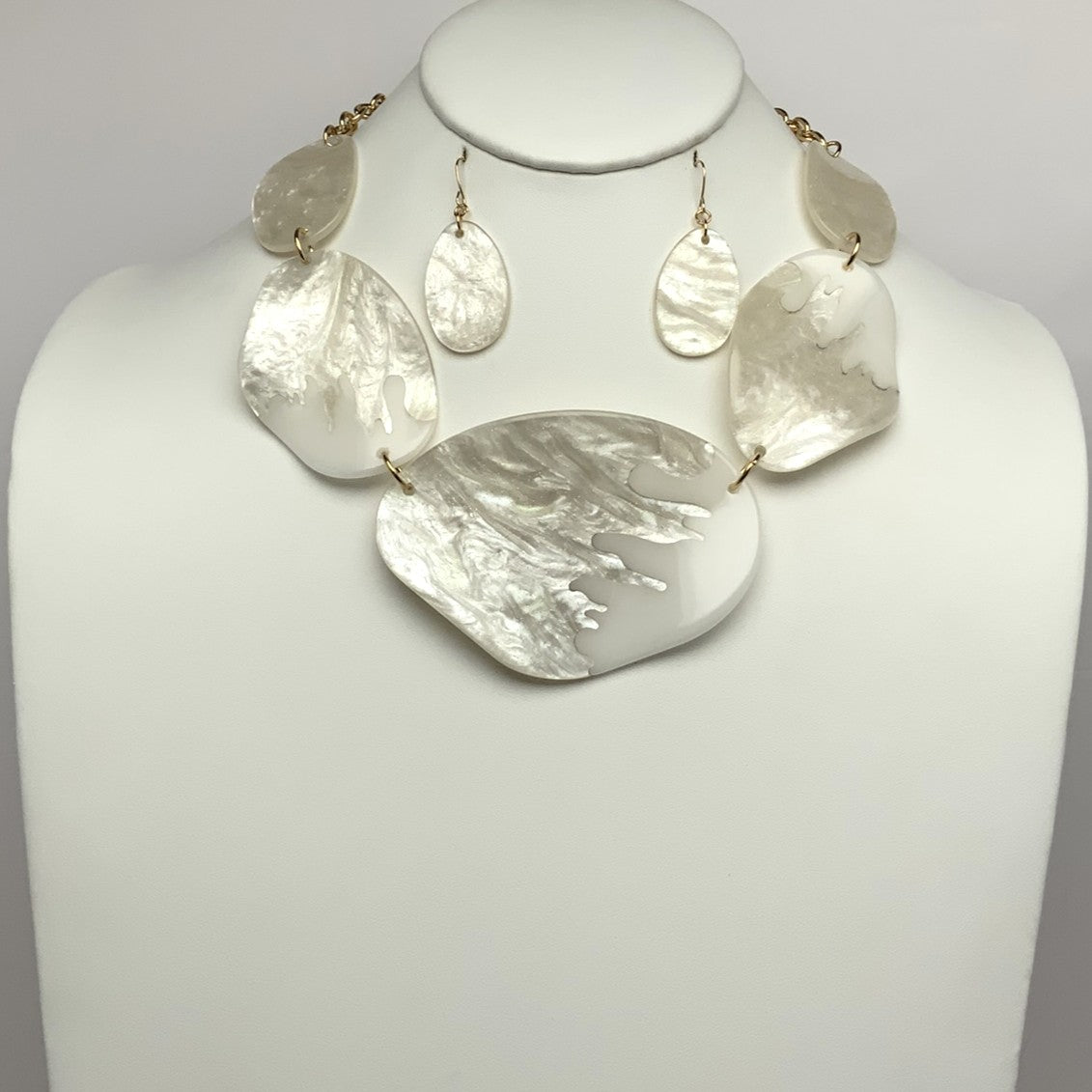 Lucite Wavy Potato chip necklace set