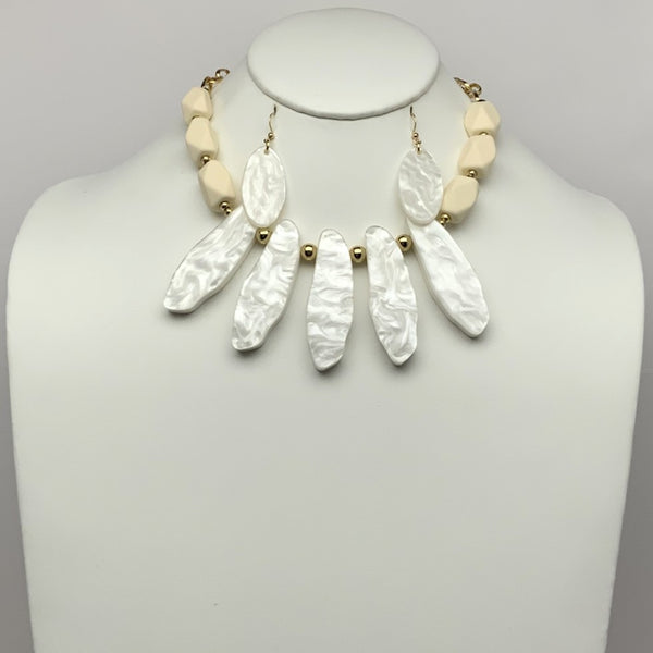 Geometric Style Beads Necklace