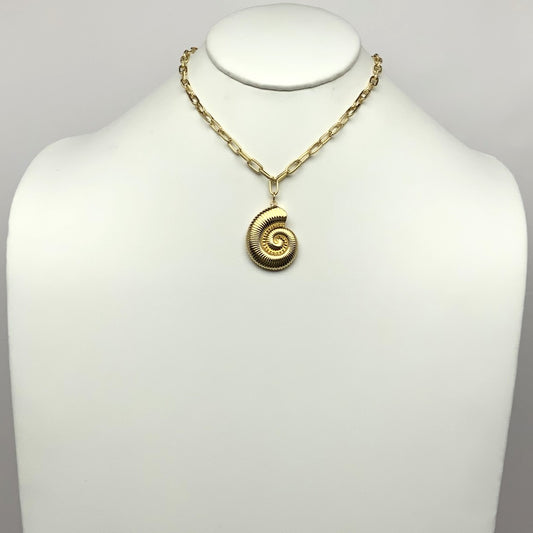 Drop Conch Necklace