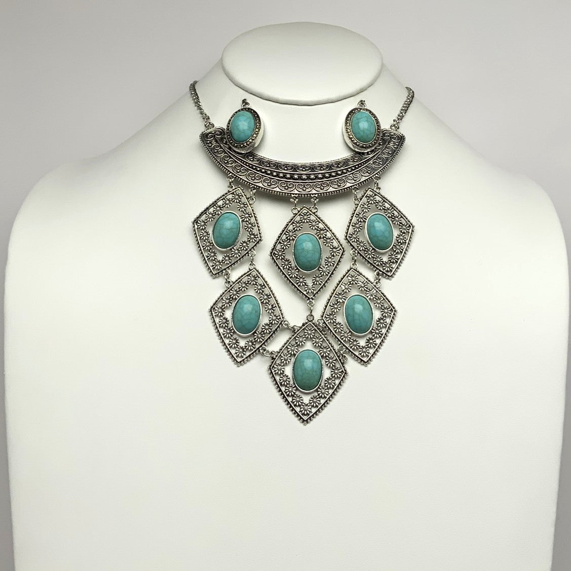 Western Style Diamond Bib Shape Necklace Set