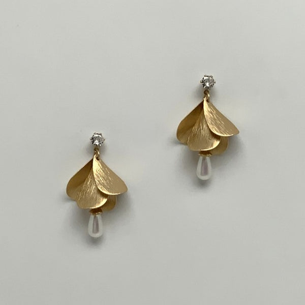 Dangle Textured Petal Pearl Drop Earrings