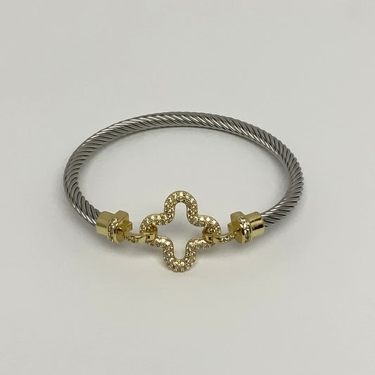 Two Toned Clover Clasp Bracelet