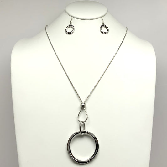 Intertwined Pendant Necklace