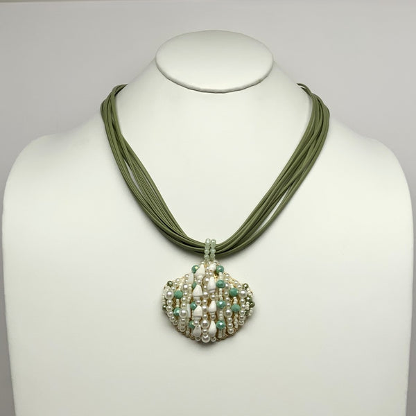 Beaded Seashell Design Necklace