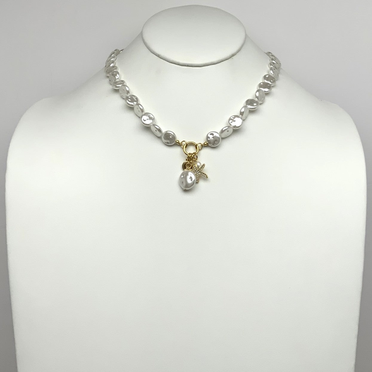 Textured Flat Circle Pearl Bead Starfish Charms Necklace