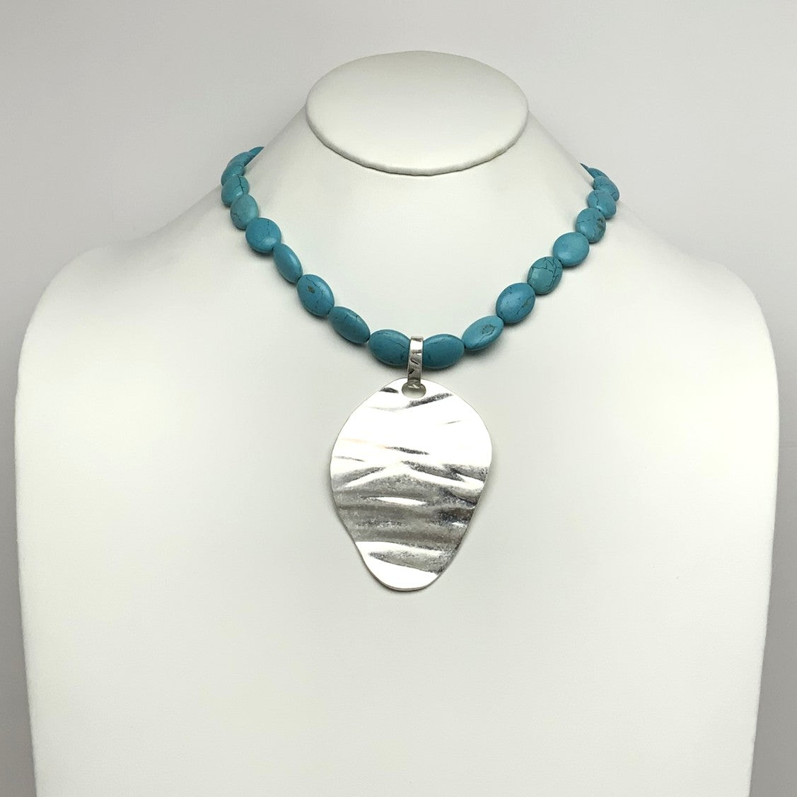 Turquoise Oval Beaded Necklace