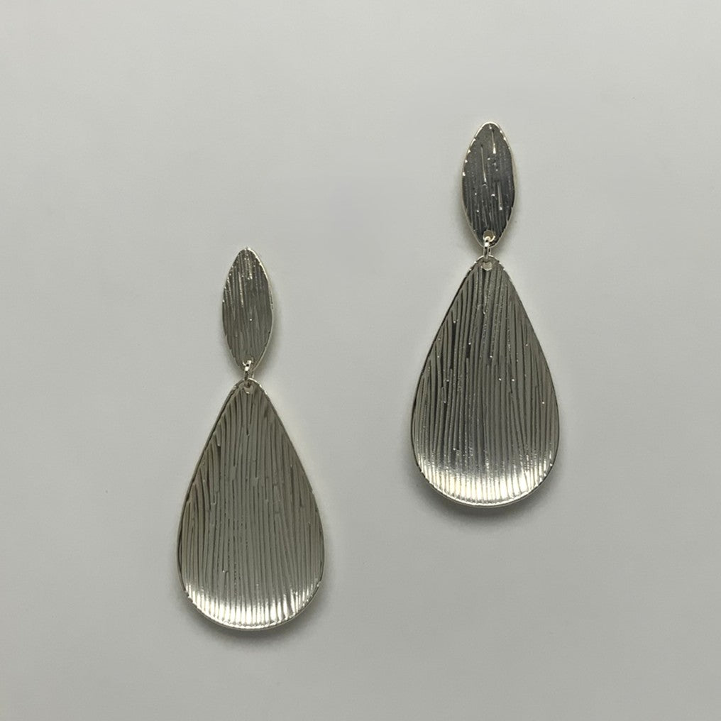 Teardrop Metal RIbbed Earrings