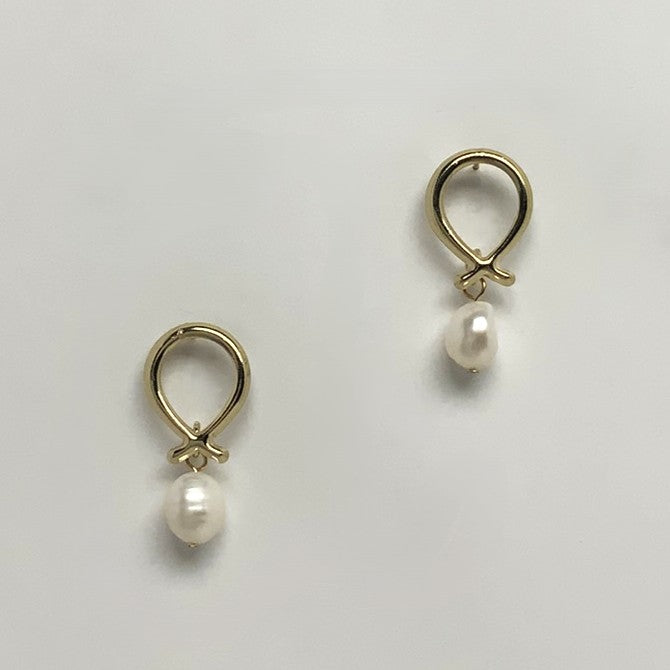 Intertwined Drop Design Pearl Earrings