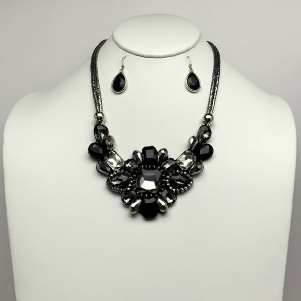 Crystal Flower Shape Cluster Cord Necklace Set