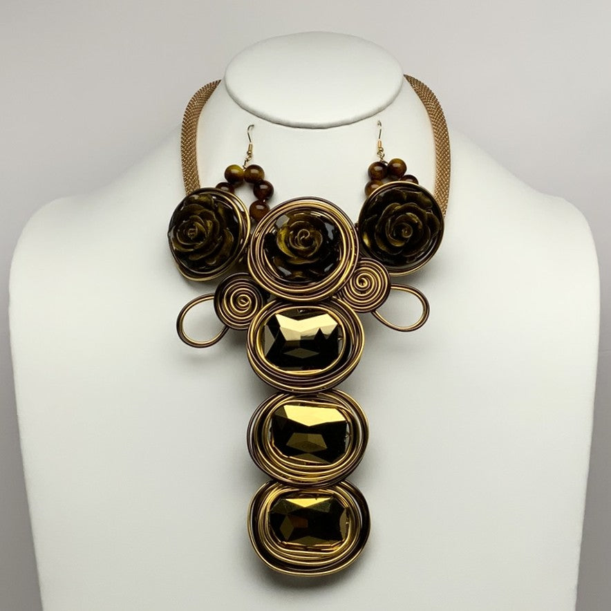 Lobster Tail Style Wire Rose Crystal Necklace Set
