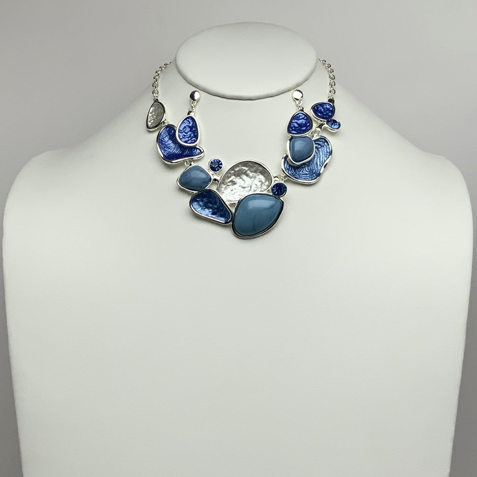 Textured Statement Lucite Stone Design Necklace