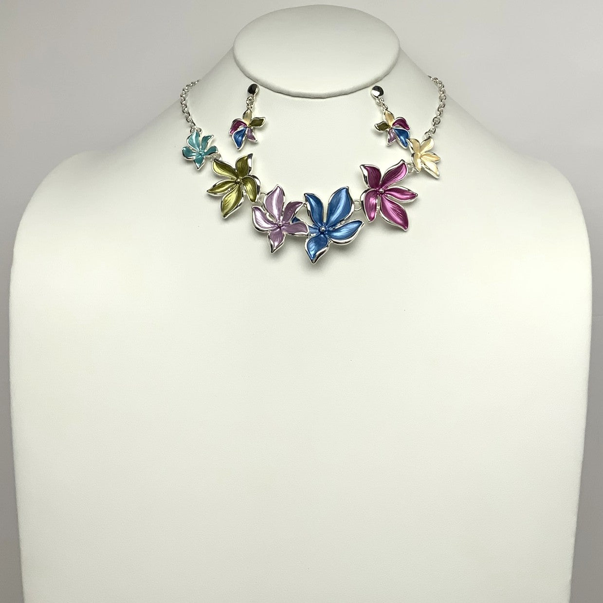 Droopy Flower Statement Necklace Set