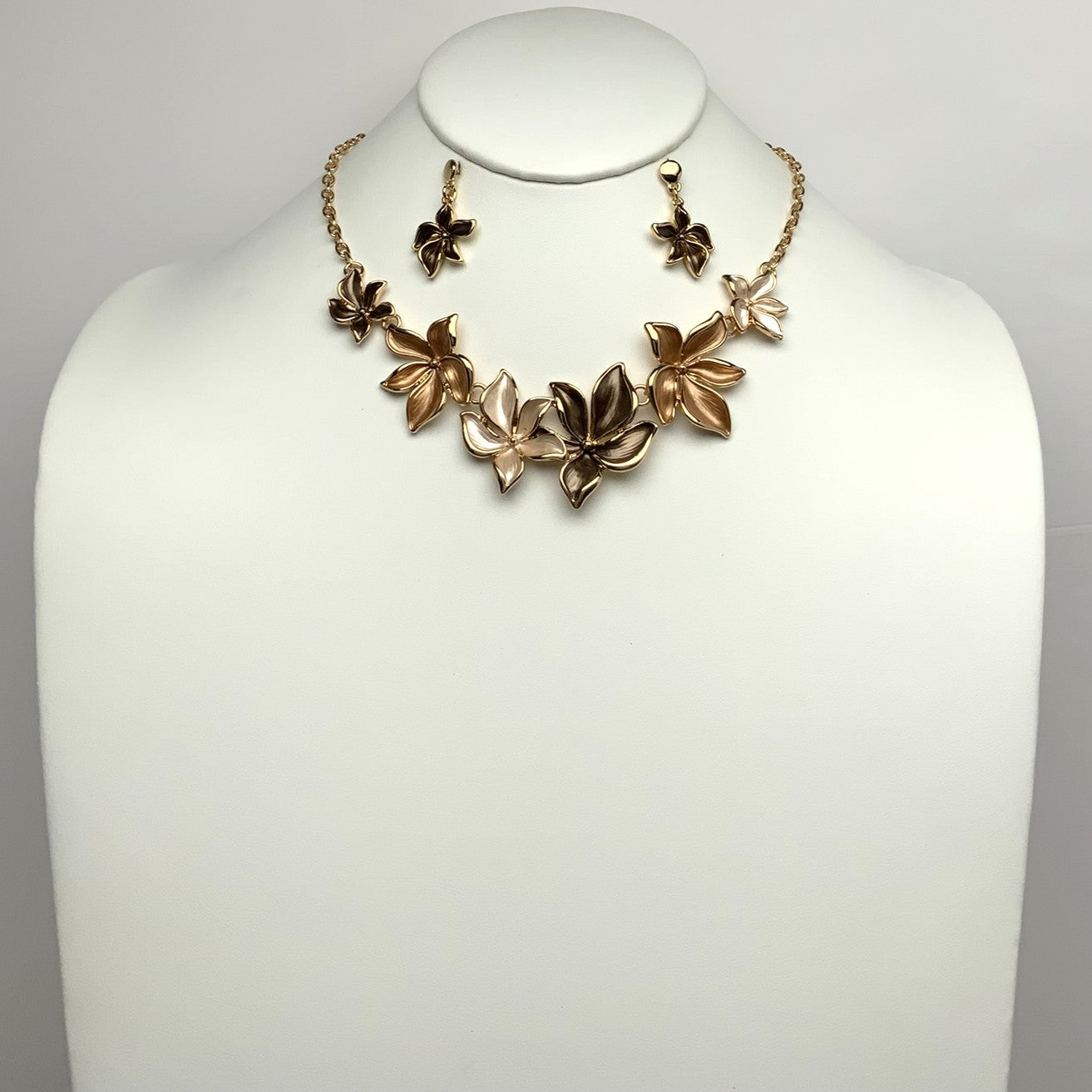 Droopy Flower Statement Necklace Set