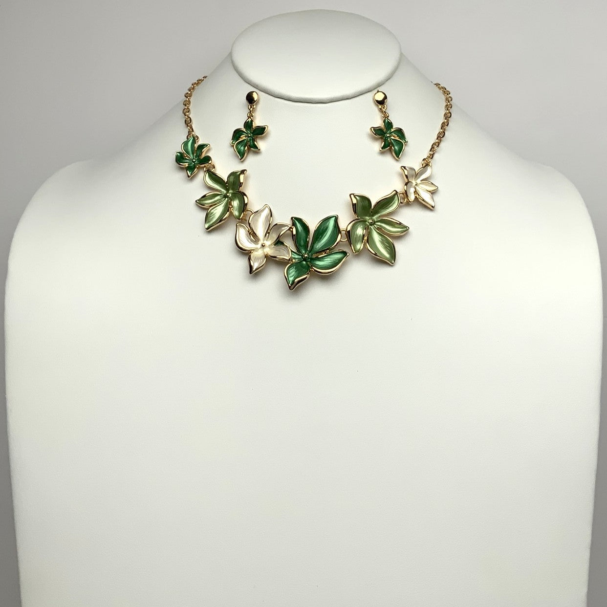 Droopy Flower Statement Necklace Set