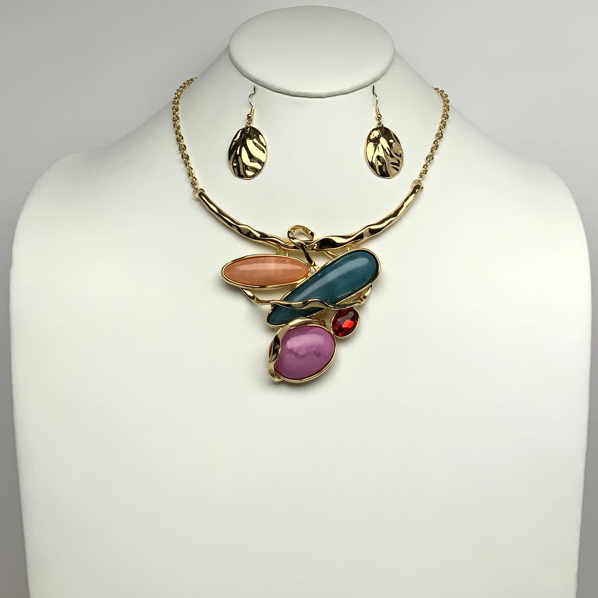 Textured Stone-like Bib Style Necklace Set