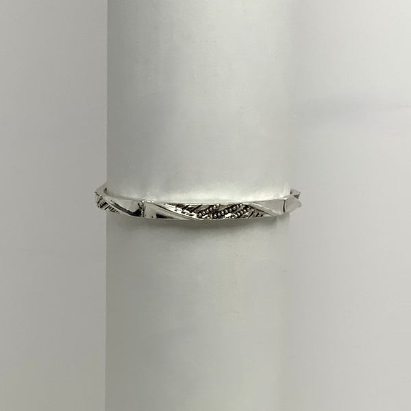 Twist Design Stretch Bracelet