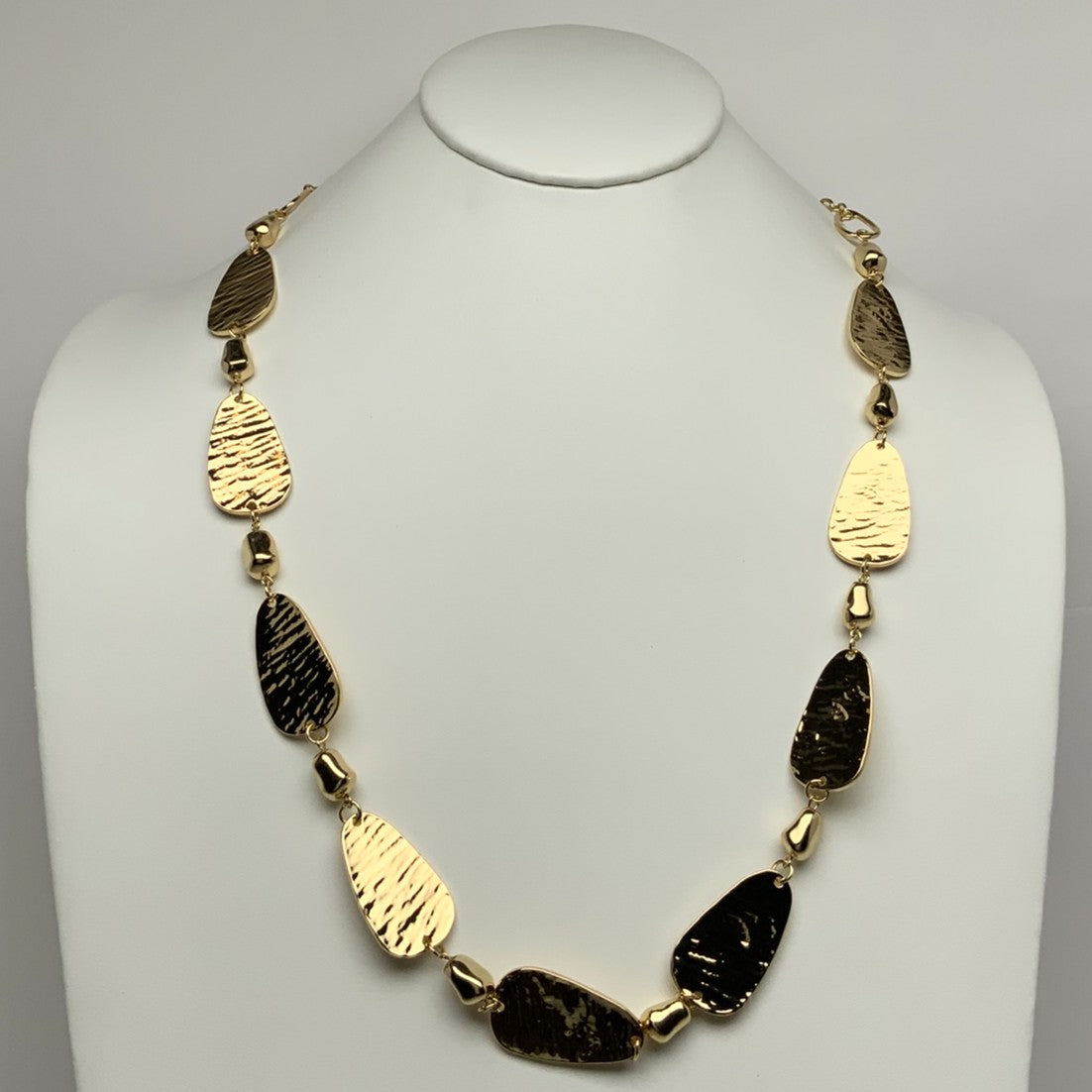 Oval Ribbed Textured Long Chain Necklace