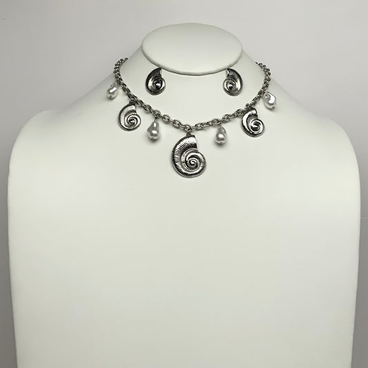 Whorl Shell Pearl Charm Necklace Set