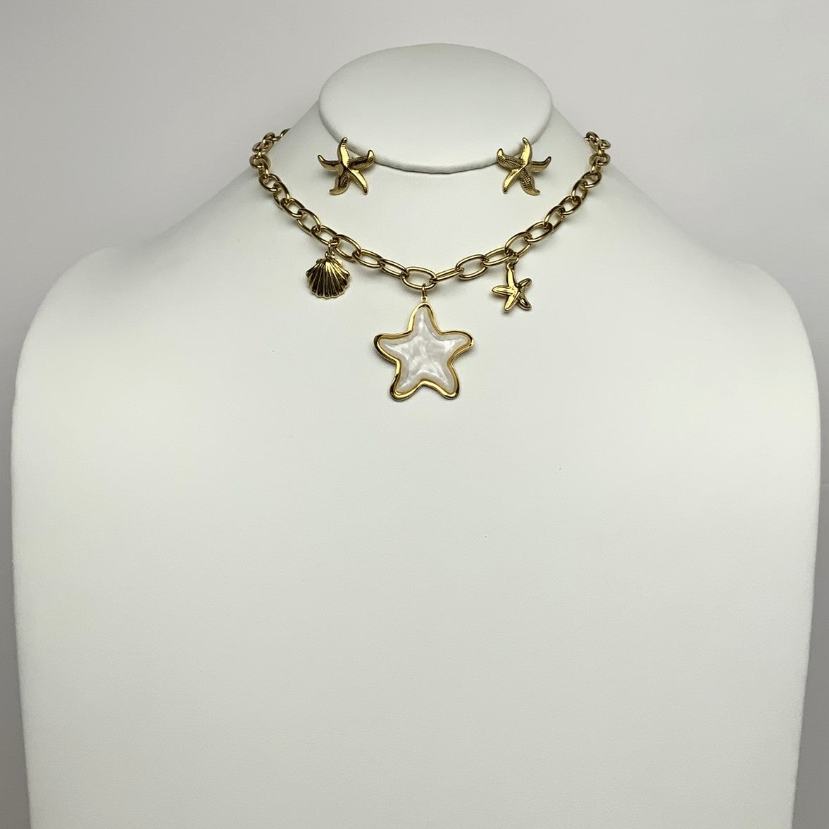 Sparkly Lucite Starfish & Charms Pendant Necklace Set