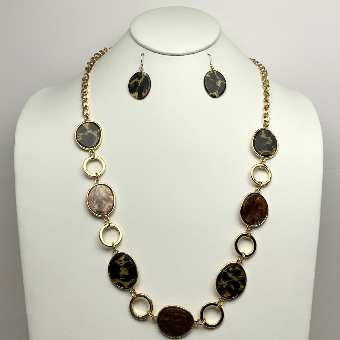 Lucite Circle Metal Rings Chain Necklace Set