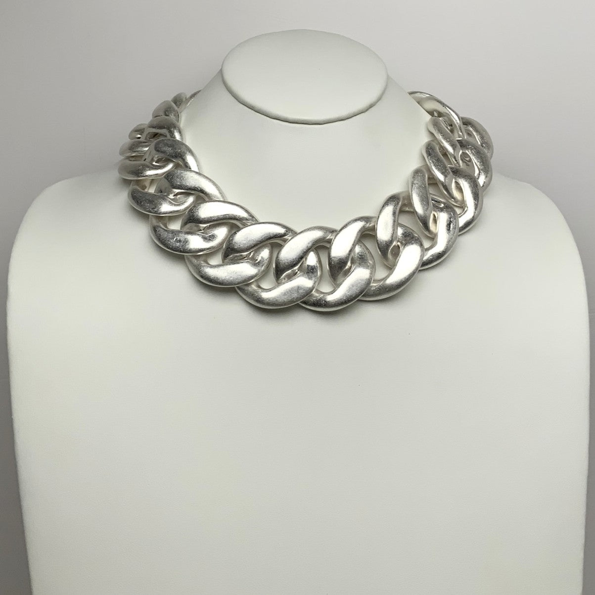 Chunky Chain Links Necklace