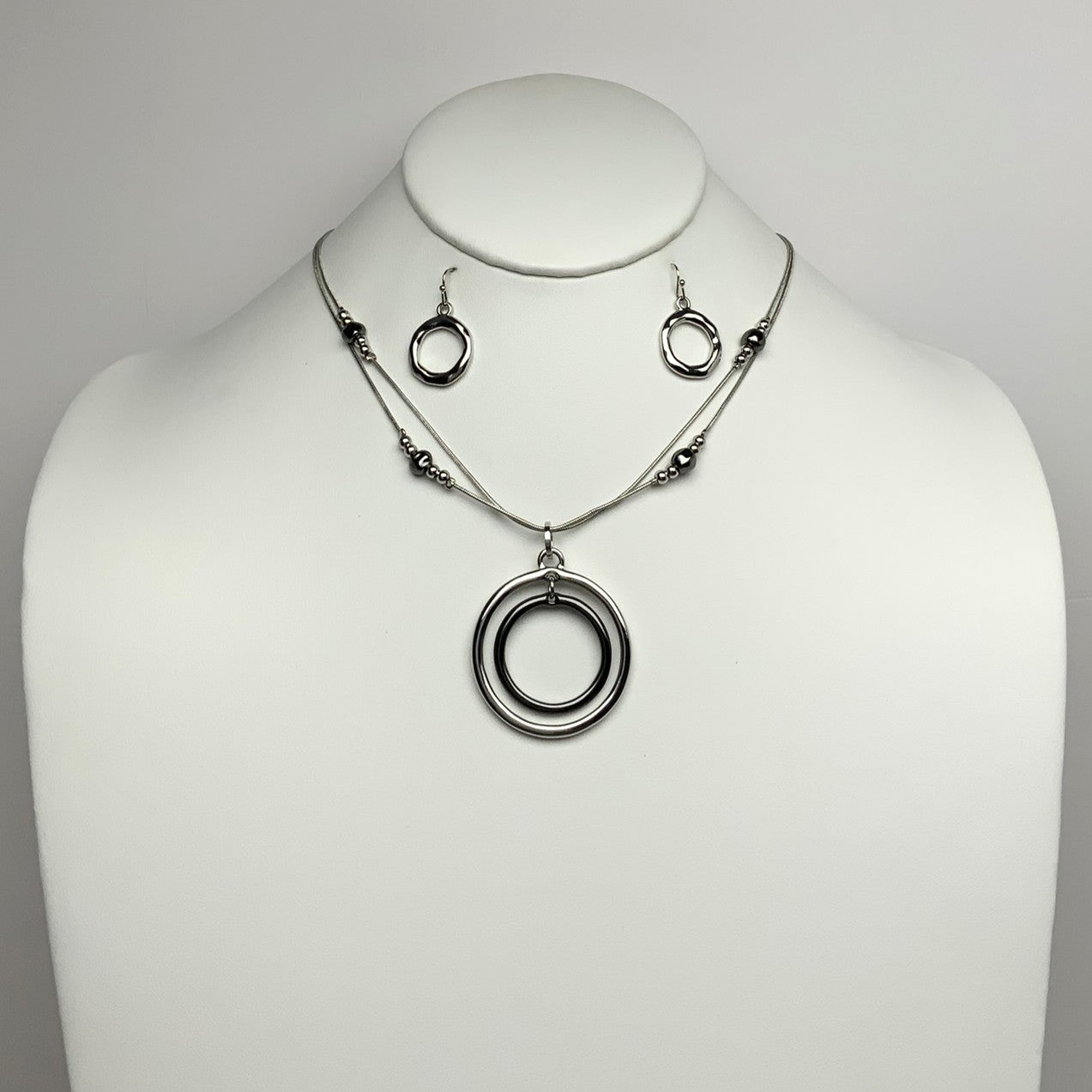 Circle Drop Metallic Snake Chain Layered Necklace Set