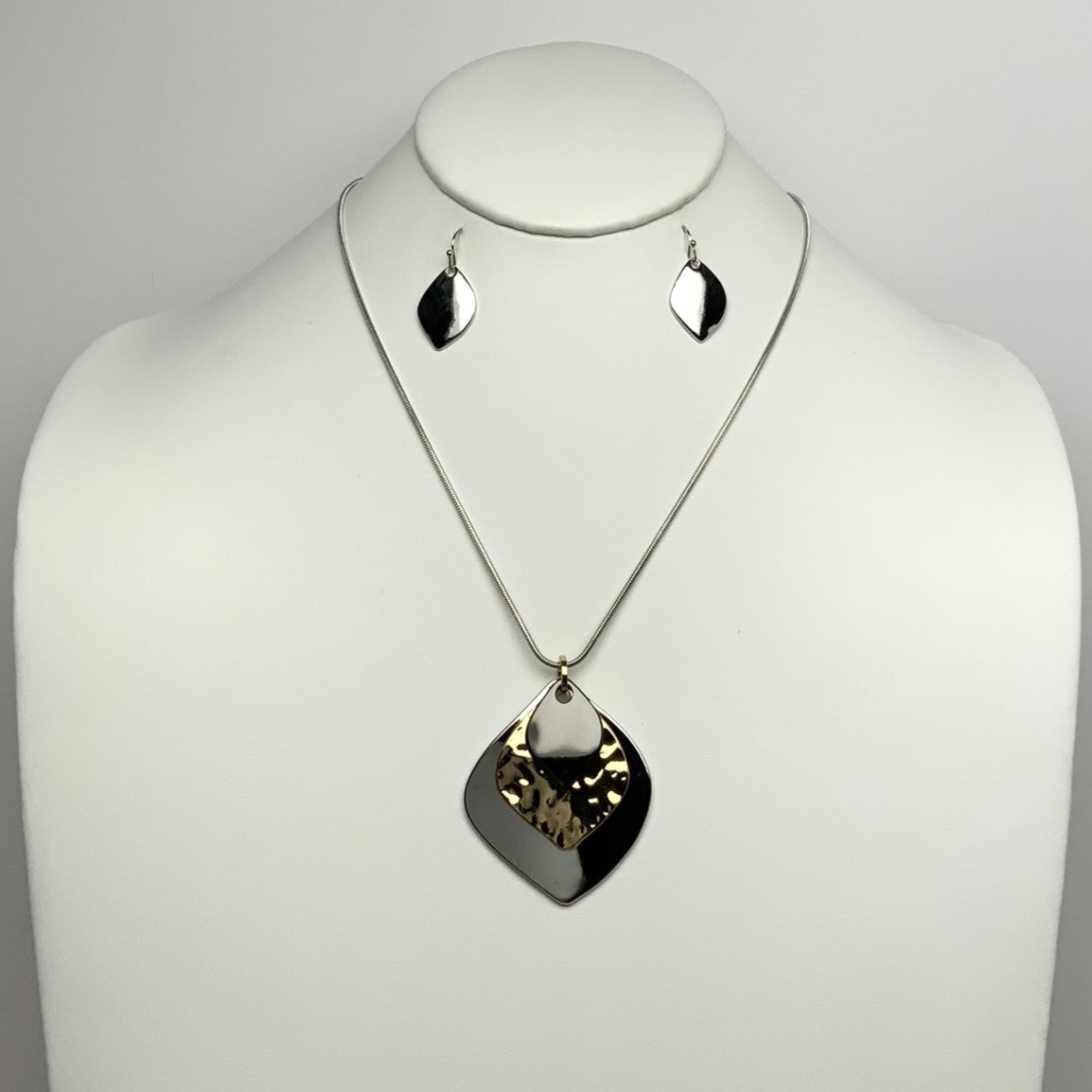 Metal Pieces Snake Chain Necklace Set
