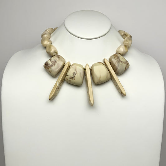 Lucite Pebble Beaded Necklace