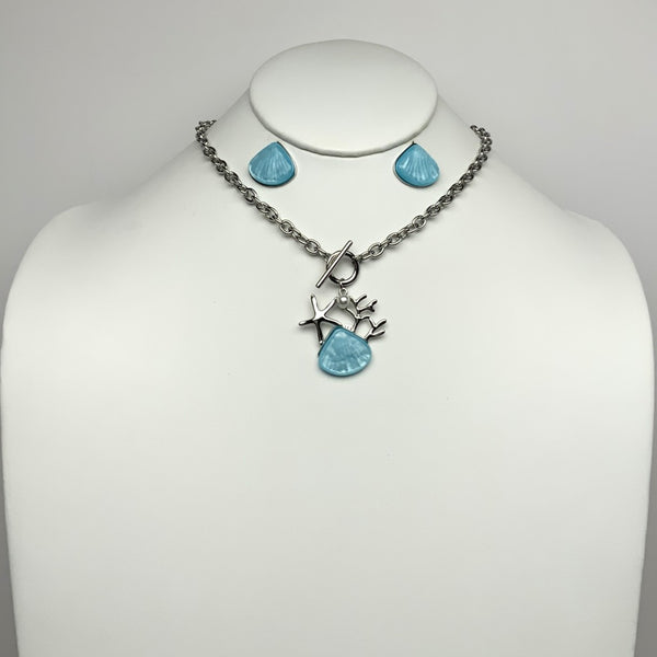 Lucite Seashell Charm Necklace Set