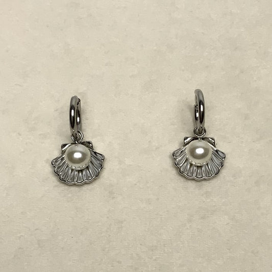Clam Shell Dangle with Pearl Center Earring