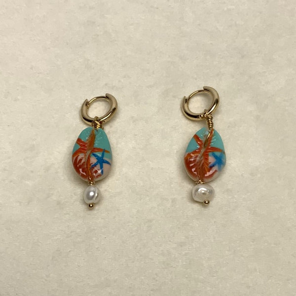 Painted Cowrie Shell with Starfishes and Pearl Drop Earring