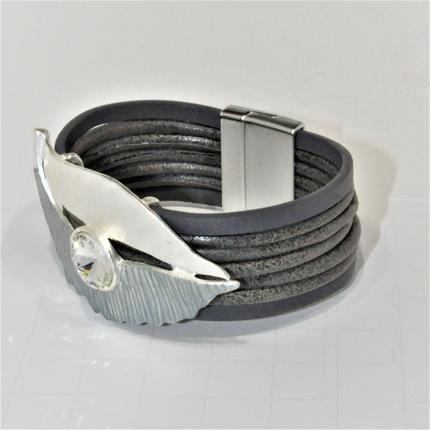 Magnetic Leather bracelet with leaf design