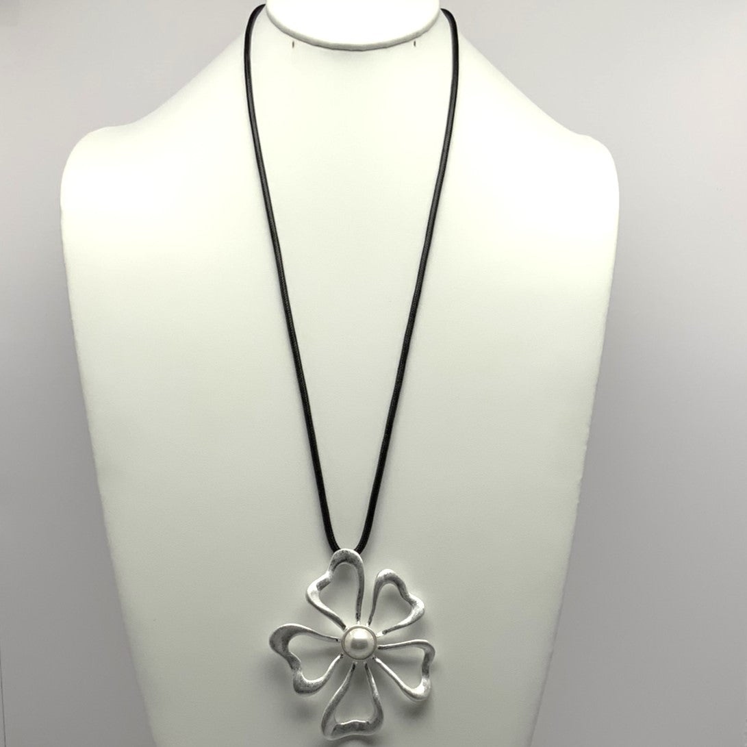 Pearl and Flower Drop Necklace