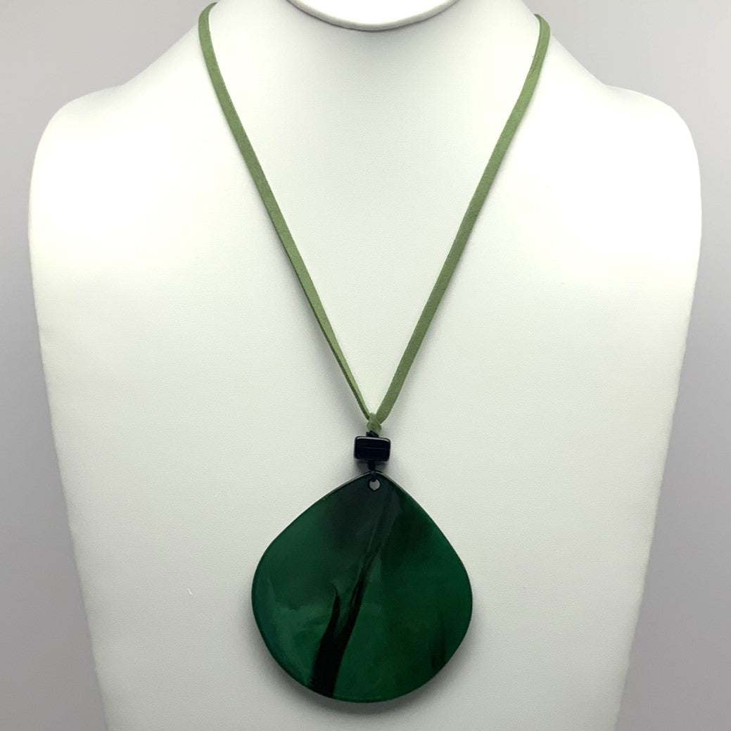 Wide Teardrop Necklace