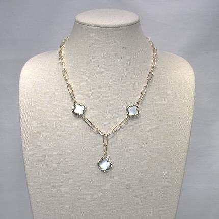 Chain with Mother Pearl Clovers