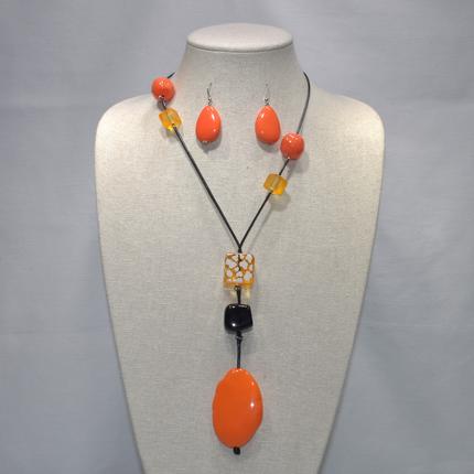 Lucite Shapes Necklace Set