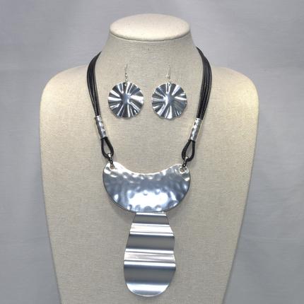 Textured Brush Metal Necklace Set