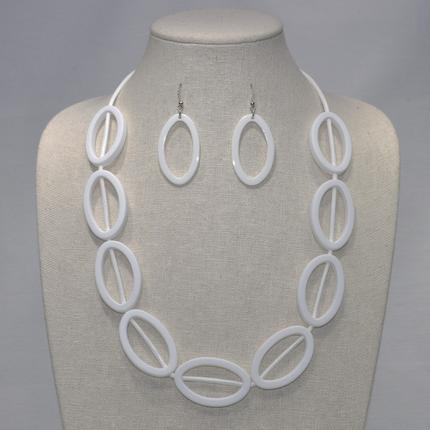 Lucite Oval Link Necklace Set