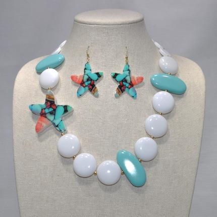Lucite Pebble Starfish Necklace Set