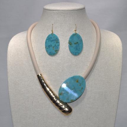 Magnetic Lucite Necklace Set