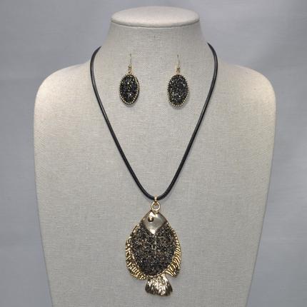 Metal and Rhinestone Fish Necklace Set